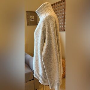 Le Lis Marbled Gray Oversized Turtleneck Sweater with Ragland Long Sleeves